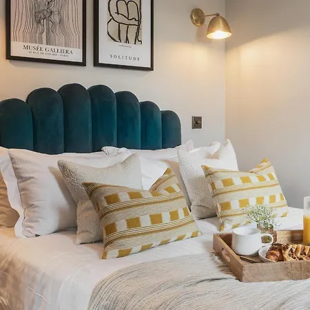 The Cotham Arms Apartment