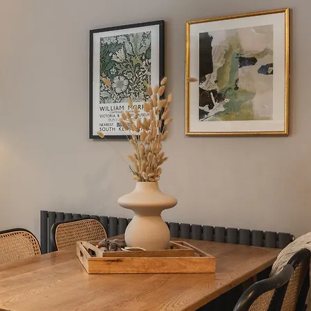 Apartment The Cotham Arms
