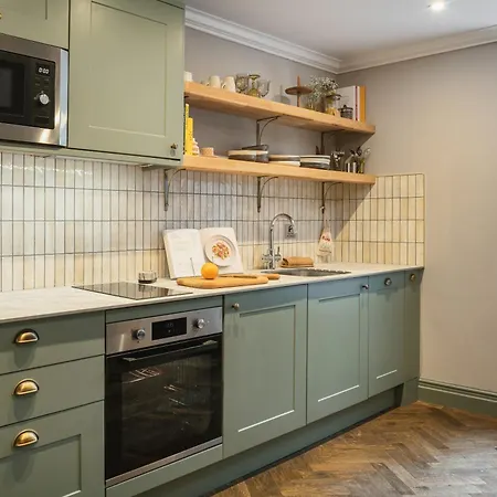 The Cotham Arms Apartmán